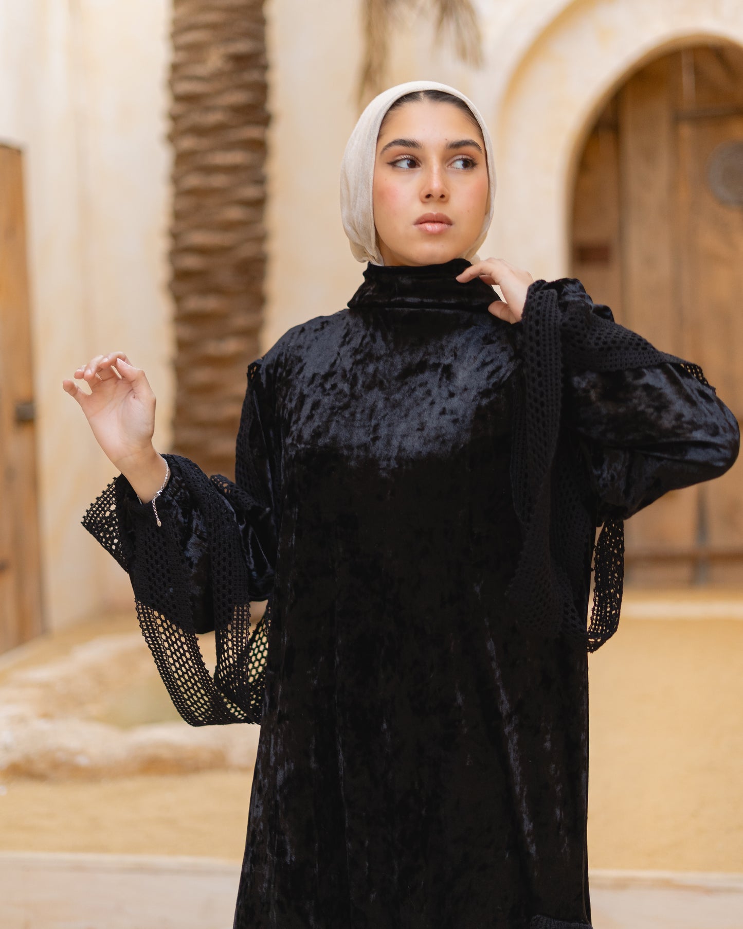 Velvet Detail Abaya