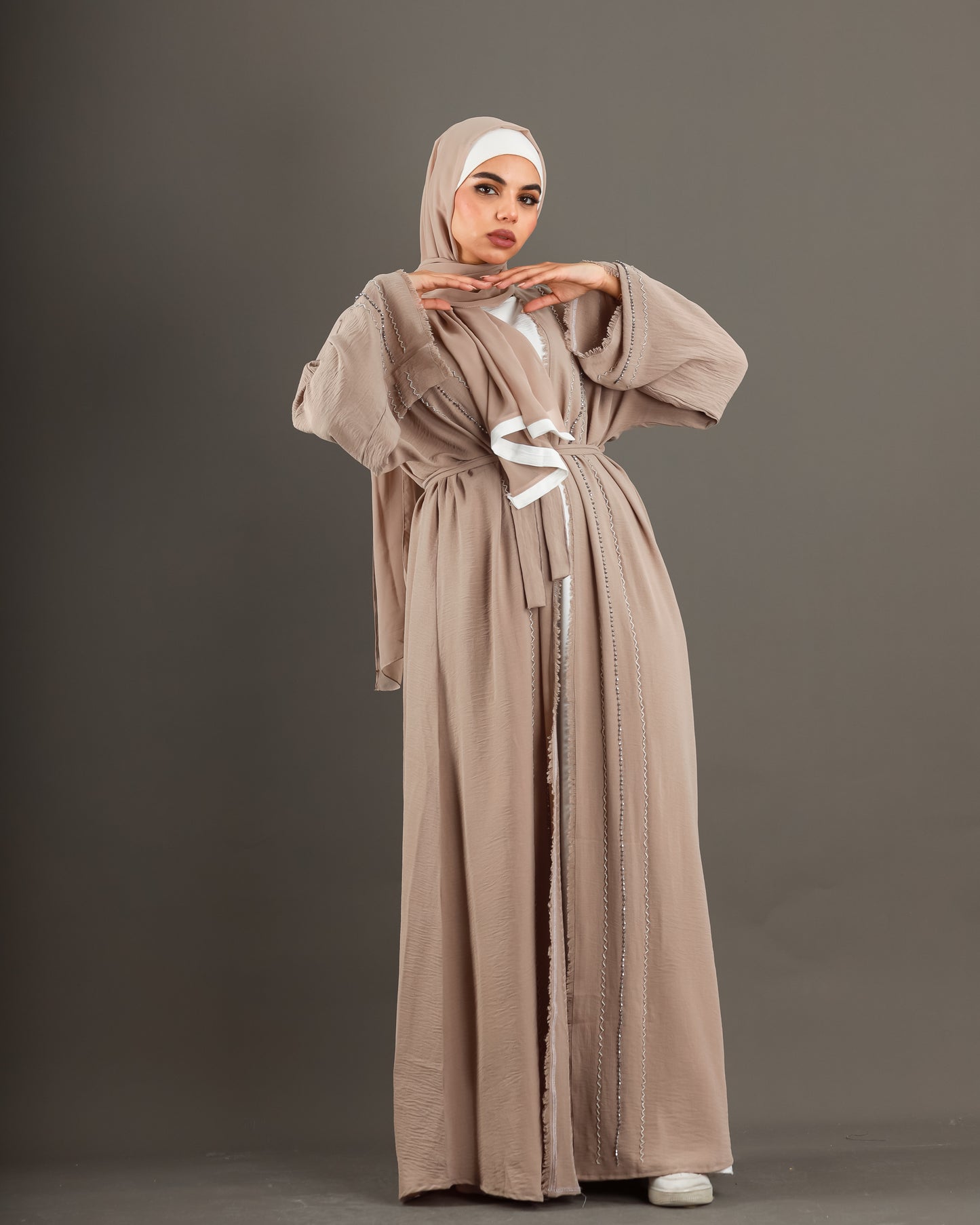 Abaya with stones in Beige